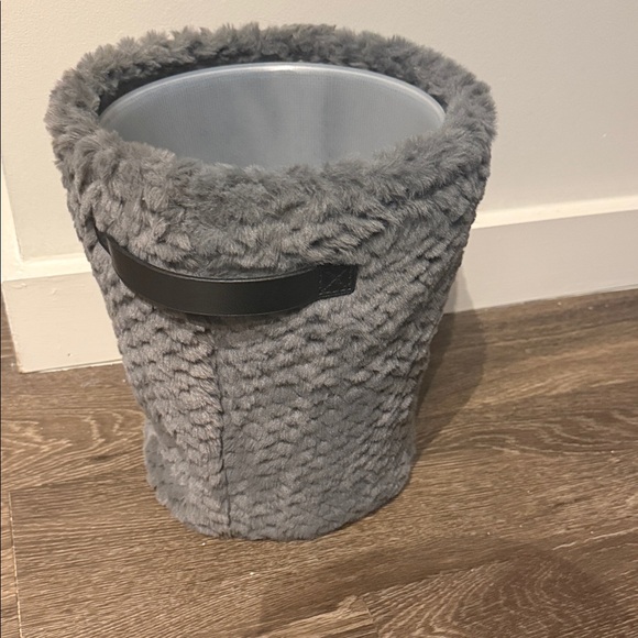 UGG Charcoal Faux Fur Trash Basket - Picture 3 of 4